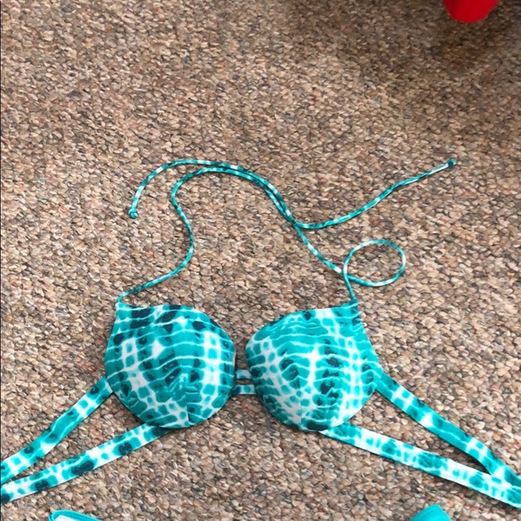Swimsuit - Picture 2 of 3